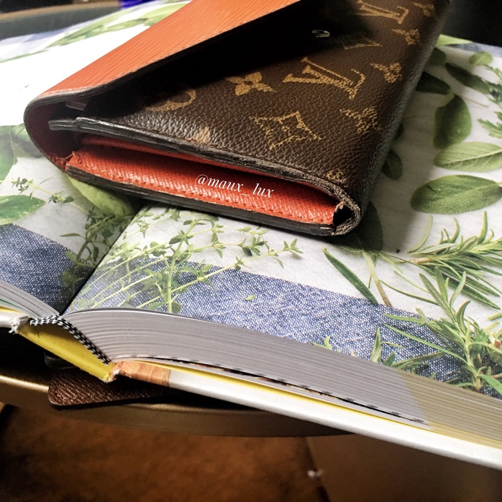 🌸SOLD🌸 Part III: LV Monogram Epi Wallet - Picture 3 of 8